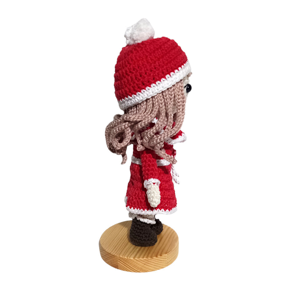 Amigurumi Bambola di Natale con perle ad uncinetto 21 cm
