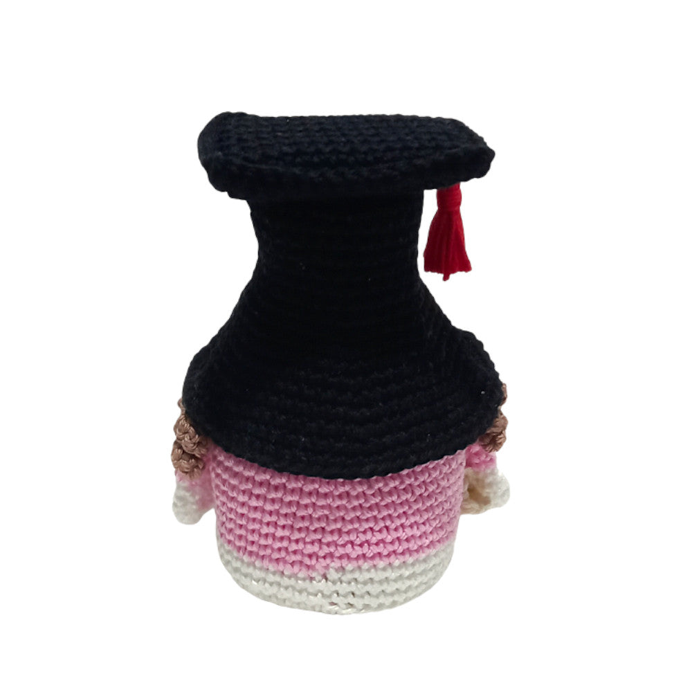 Amigurumi Gnometta Laureata rosa con tocco ad uncinetto 11 cm