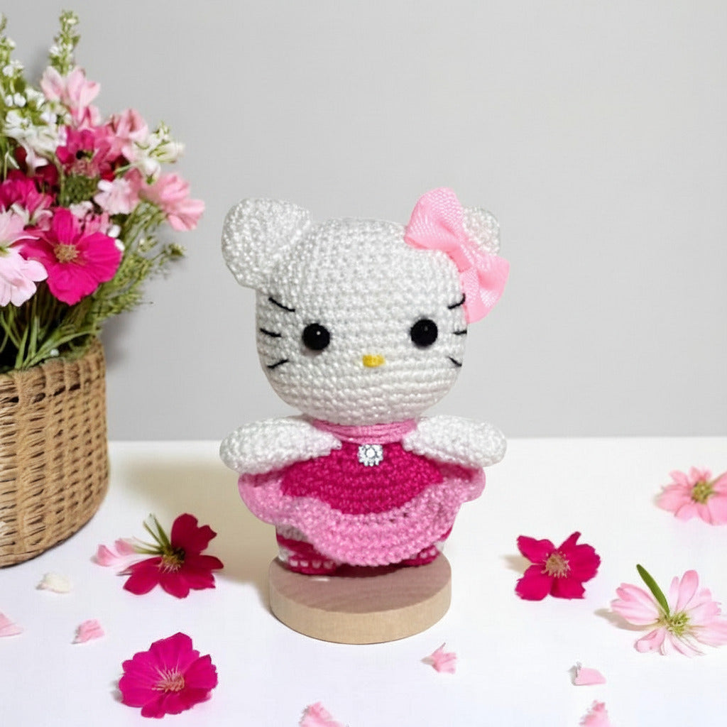 Amigurumi Hello Kitty Ballerina con vestito rosa ad uncinetto 11 cm