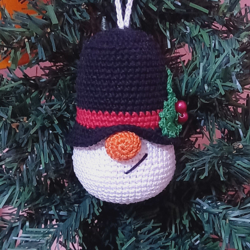 Amigurumi Palla di Natale gnomo pupazzo di neve ad uncinetto 7.5x11 cm