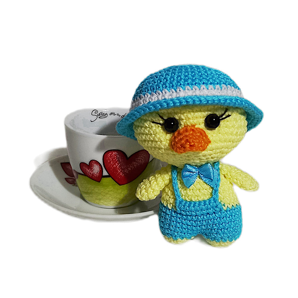 Amigurumi Pulcino con salopette Turchese ad uncinetto 10 cm
