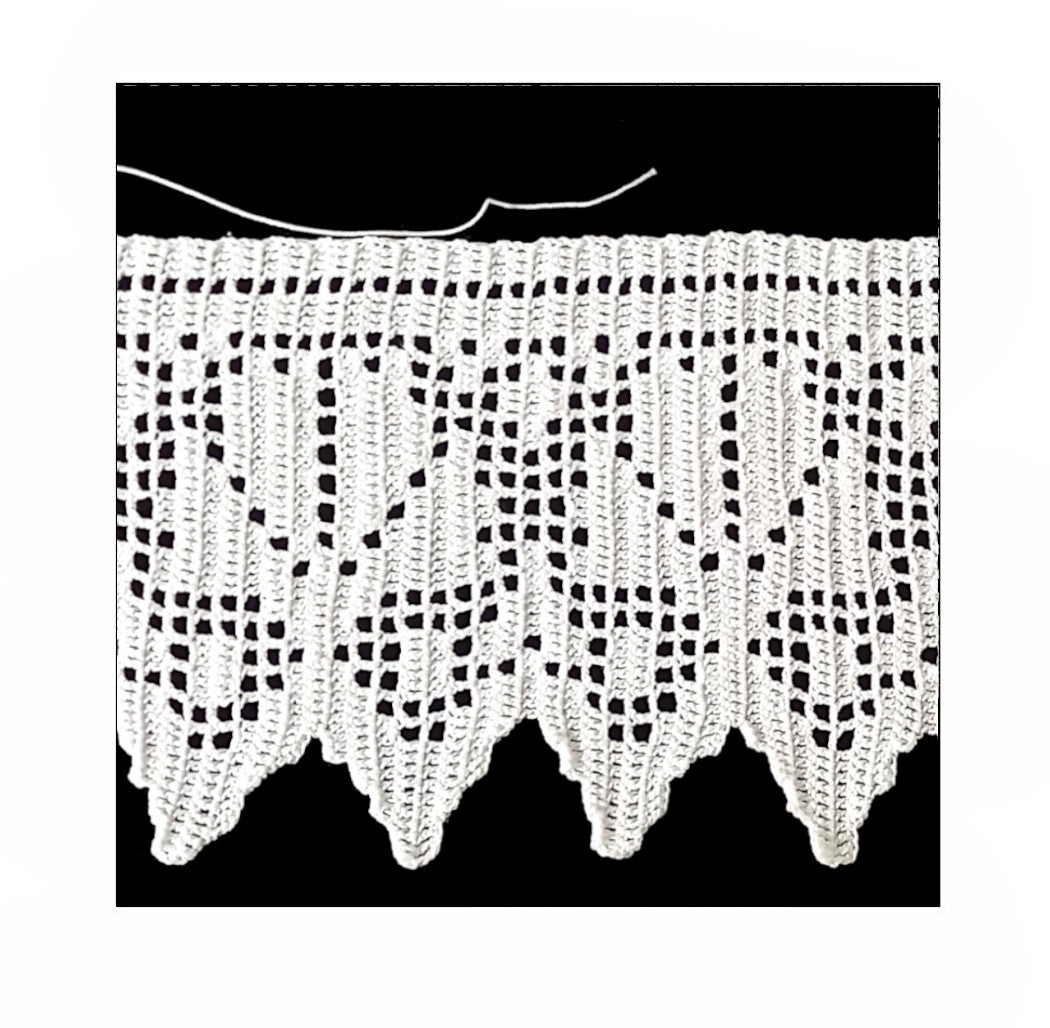 Bordo filet bianco con conchiglie ad uncinetto 13 cm x 50 cm