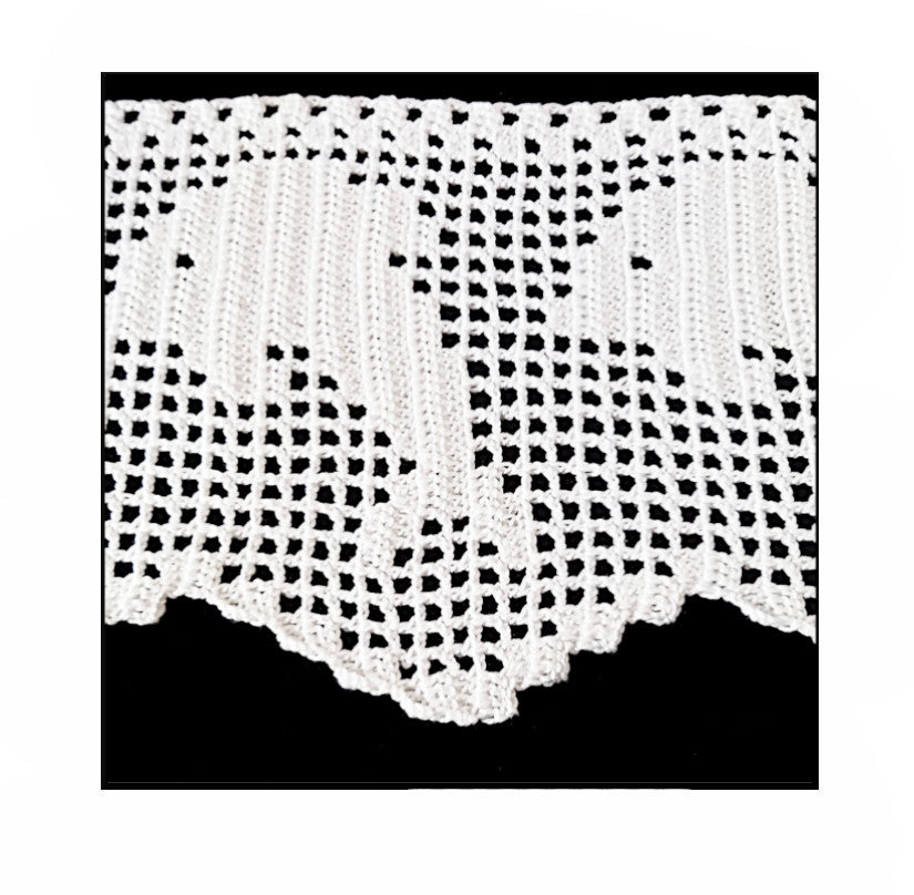 Bordo filet bianco con delfini ad uncinetto 12.5 cm x 60 cm