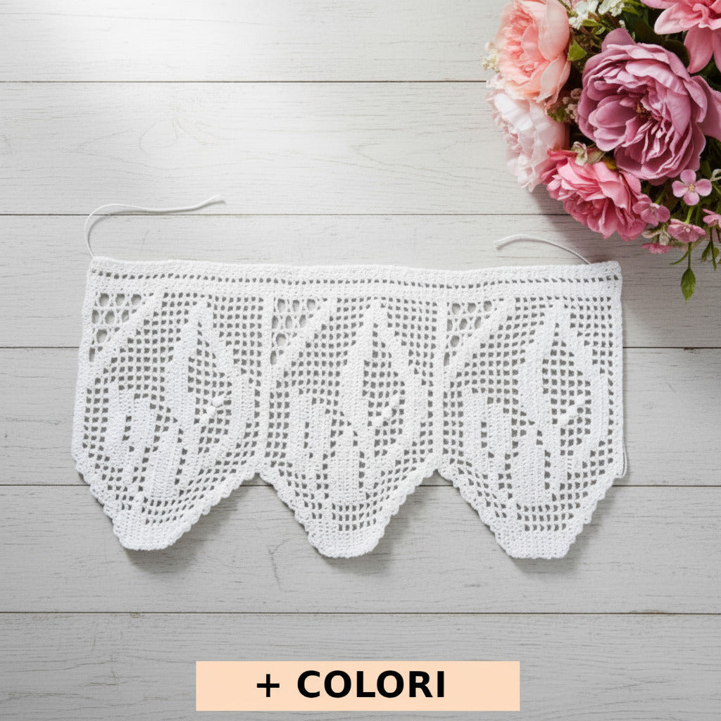 Bordo filet bianco con fiori ad uncinetto 17 cm x 55 cm