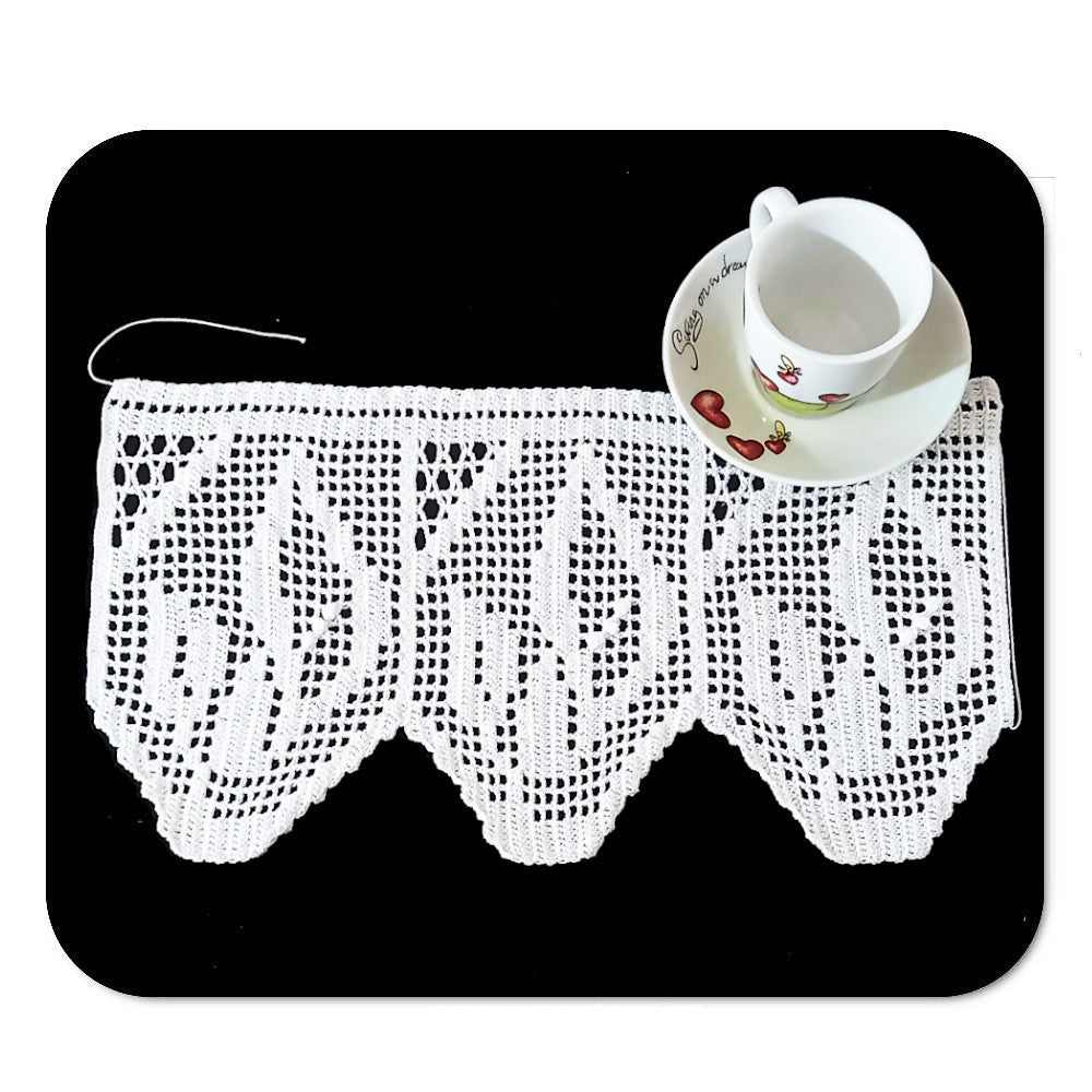 Bordo filet bianco con fiori ad uncinetto 17 cm x 55 cm