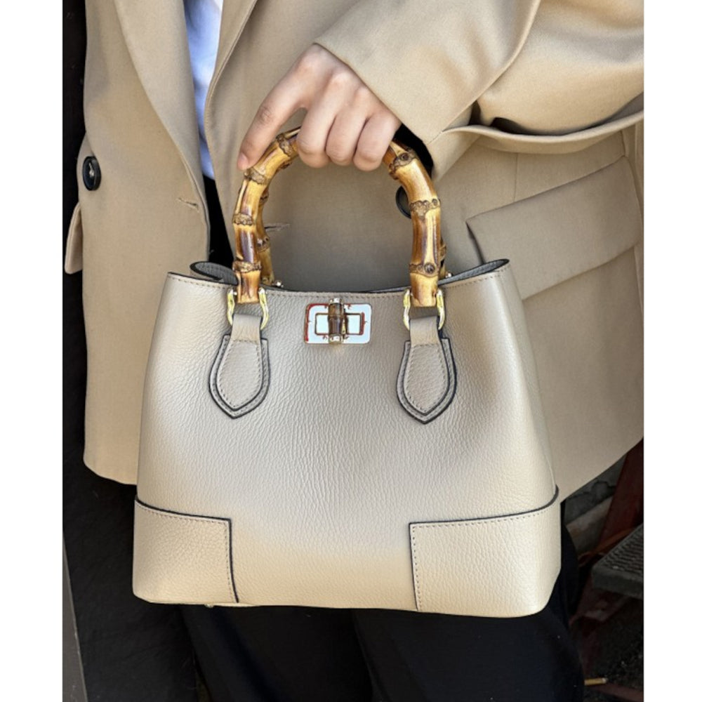 Borsa da donna Tortora Chiaro a mano in pelle 26x12x21 cm - Fabrizia