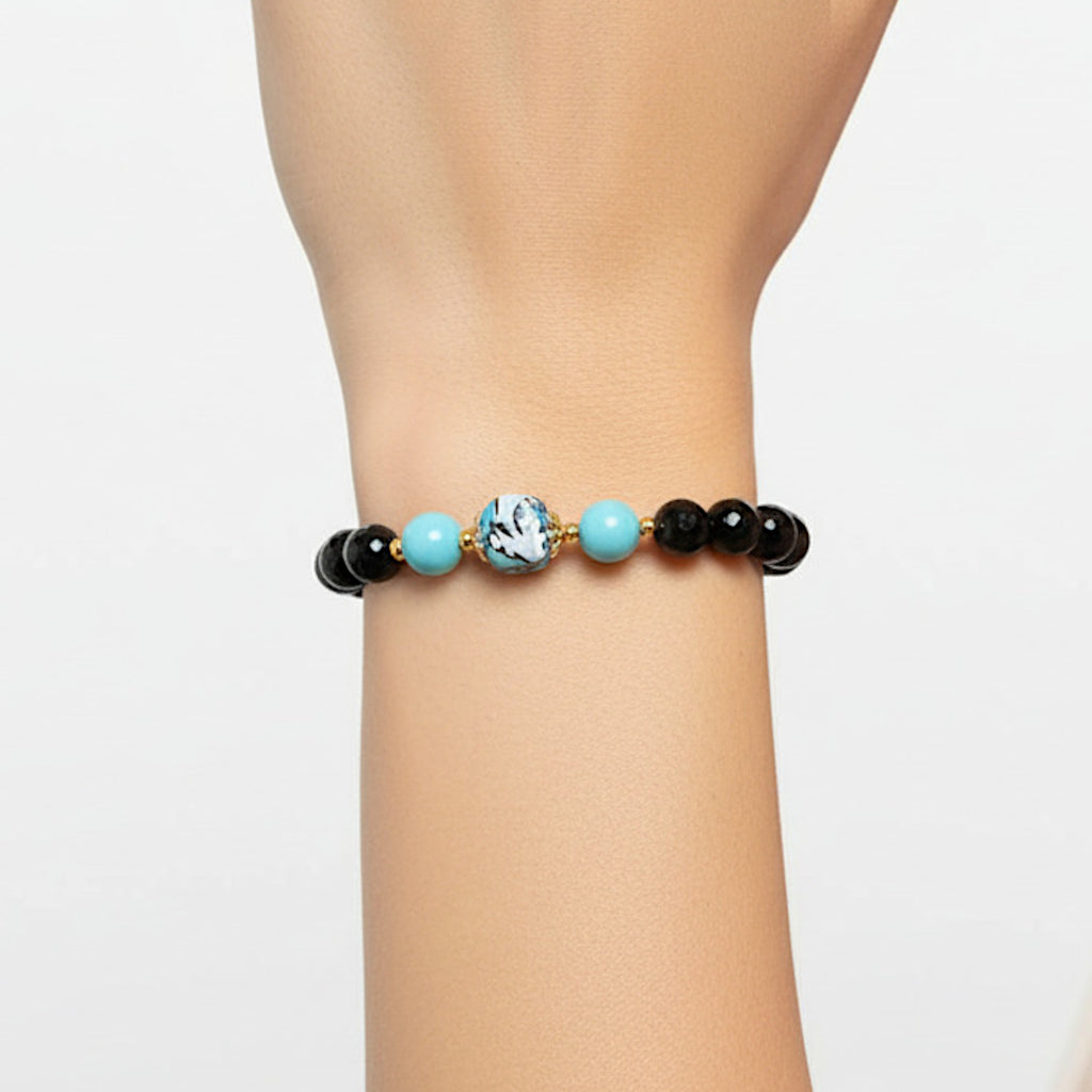 Bracciale Artemide in agata blu e perla in ceramica di Caltagirone