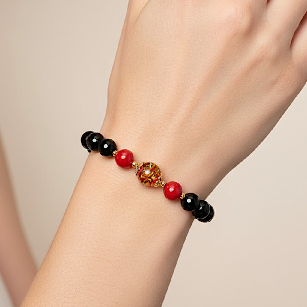 Bracciale Ebe in pietre dure onice e perla in ceramica di Caltagirone