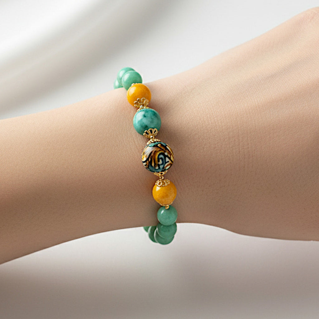 Bracciale Erice in agata verde chiaro e perle in ceramica di Caltagirone