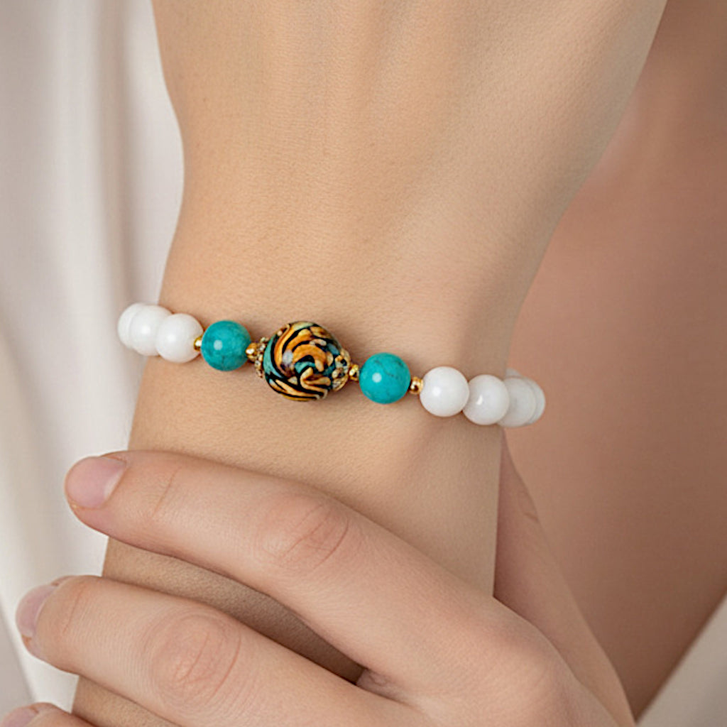 Bracciale Nicosia in agata bianca e perla in ceramica di Caltagirone