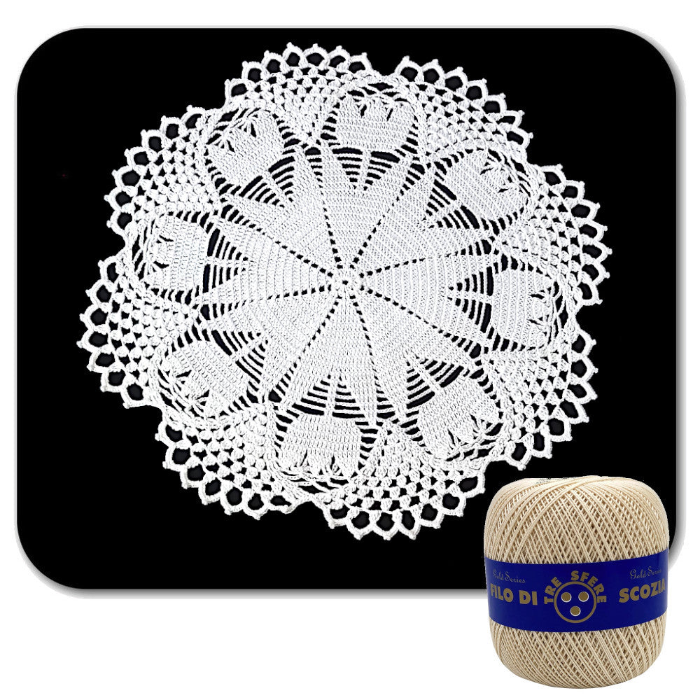 Centrino beige con tulipani ad uncinetto 40 cm