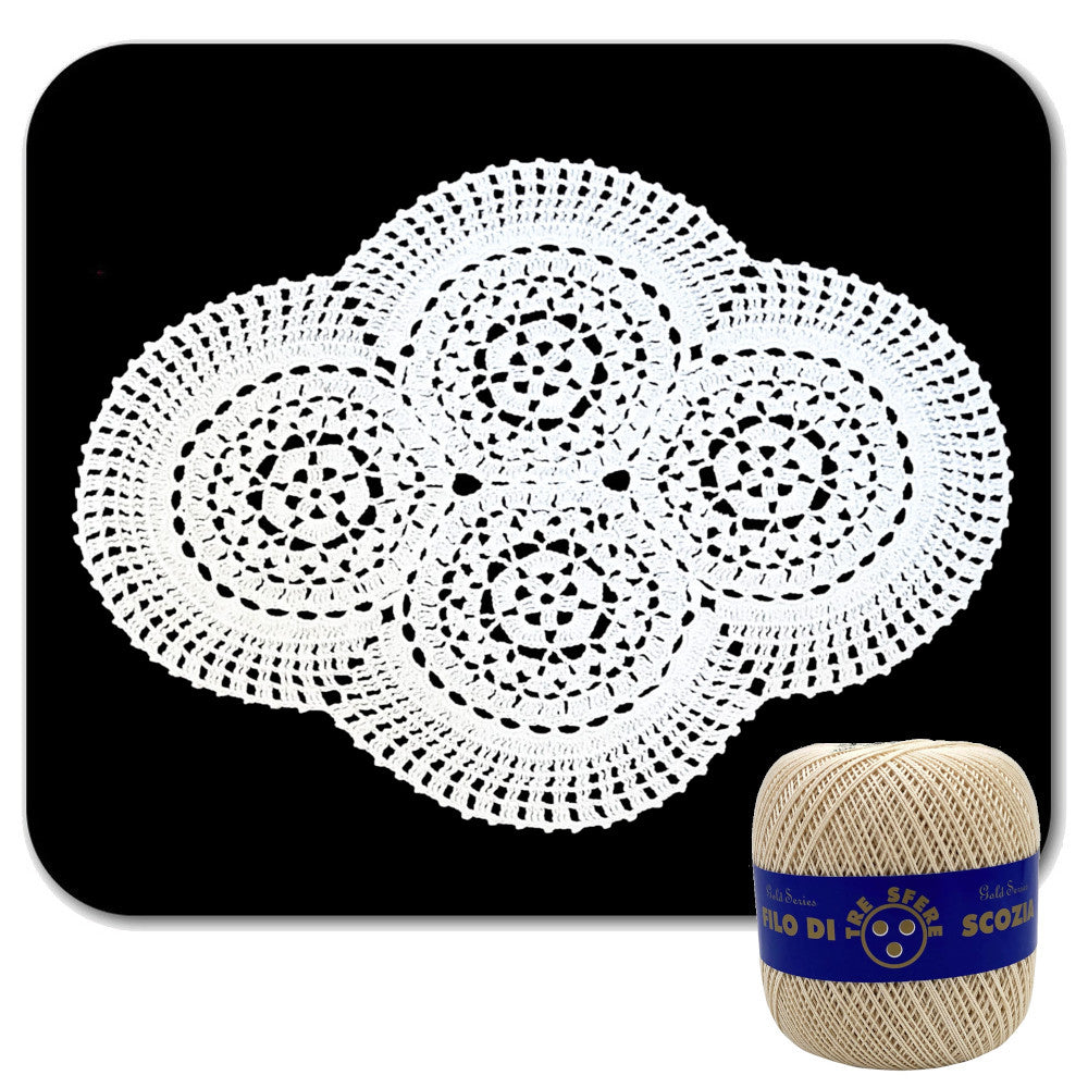 Centrino beige ovale ad uncinetto in cotone 48x37 cm