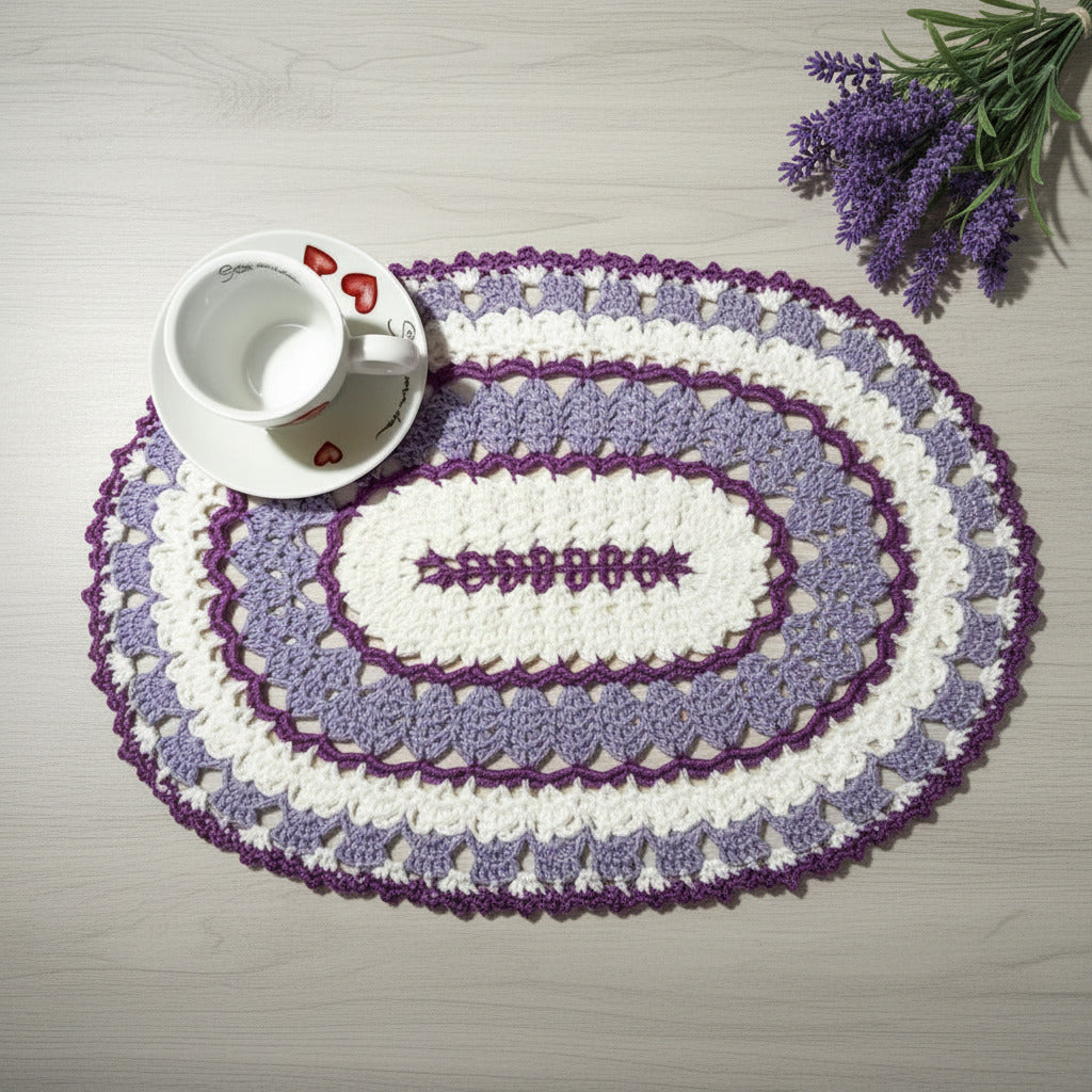 Centrino bianco lilla e viola ovale ad uncinetto 38x28 cm