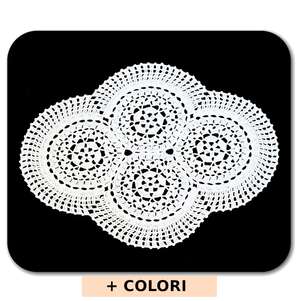 Centrino bianco ovale ad uncinetto in cotone 48x37 cm
