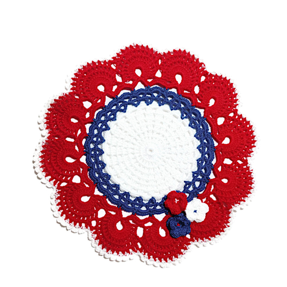 Centrino bianco rosso e blu con fiori ad uncinetto 22 cm