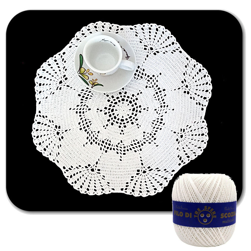 Centrino bianco rotondo con cuori ad uncinetto 34 cm