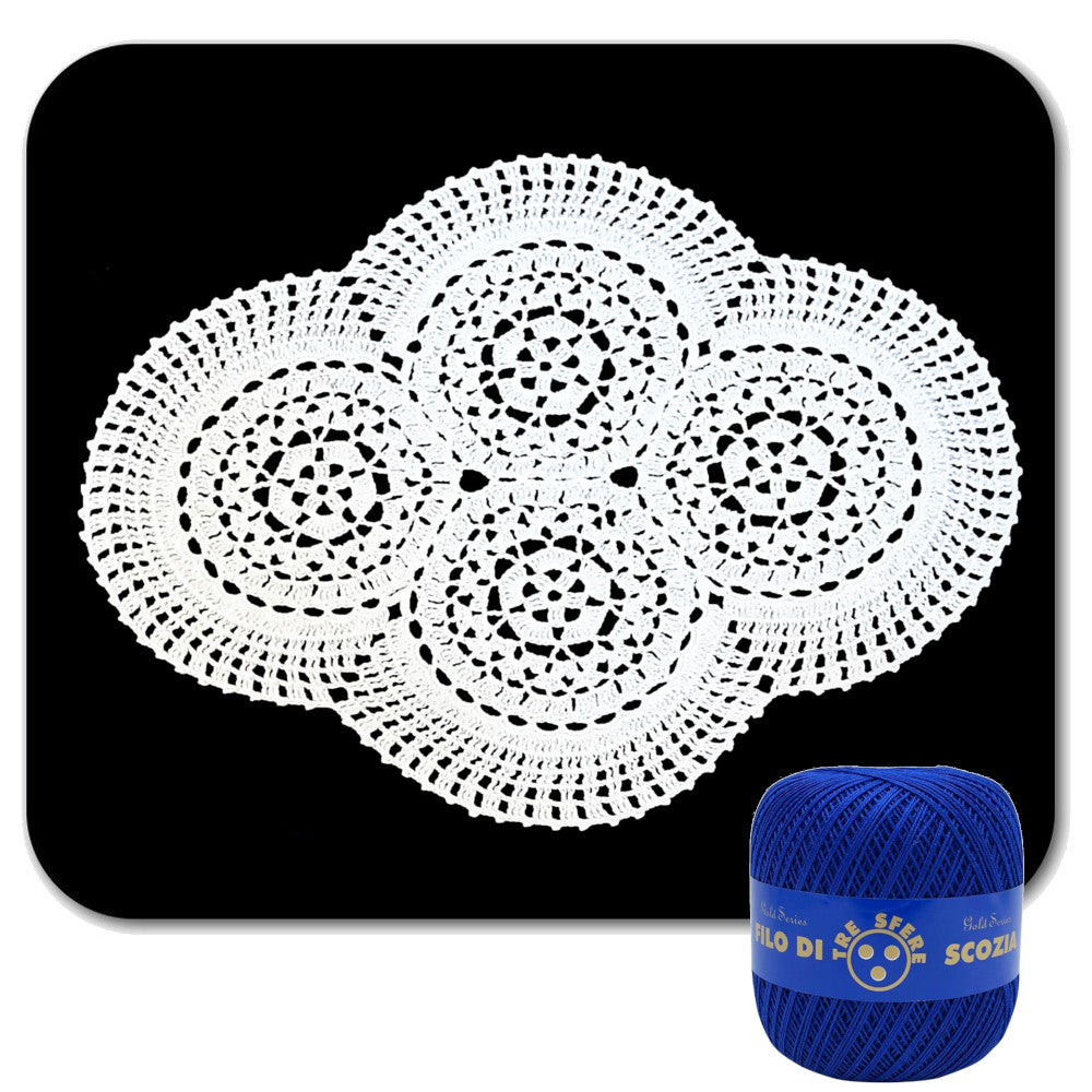 Centrino blu ovale ad uncinetto in cotone 48x37 cm