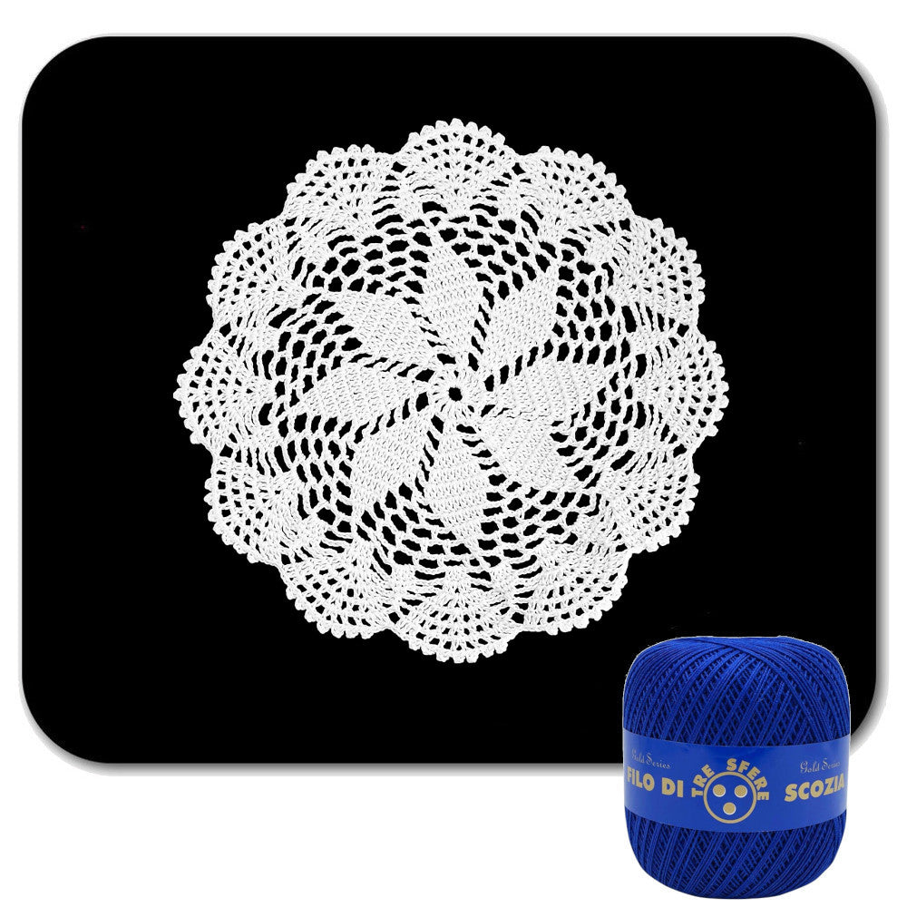 Centrino blu rotondo ad uncinetto in cotone 22 cm