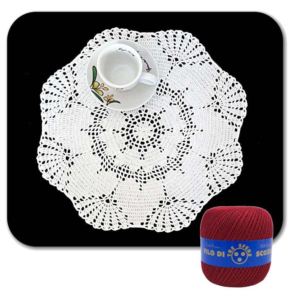 Centrino bordeaux rotondo con cuori ad uncinetto 34 cm