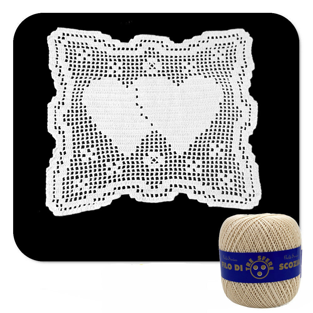 Centrino filet beige con cuori ad uncinetto in cotone 27x23 cm
