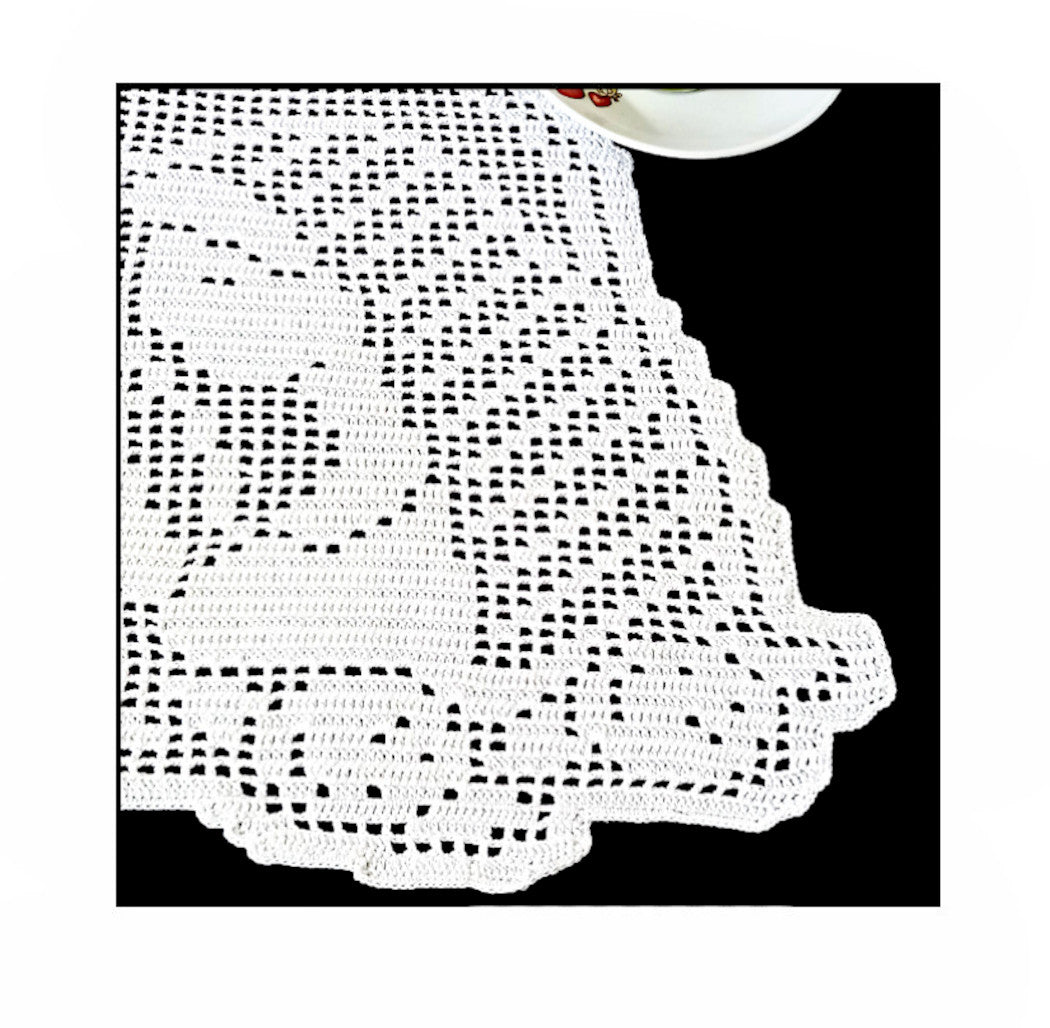 Centrino filet bianco Madonna che prega ad uncinetto 28x32 cm