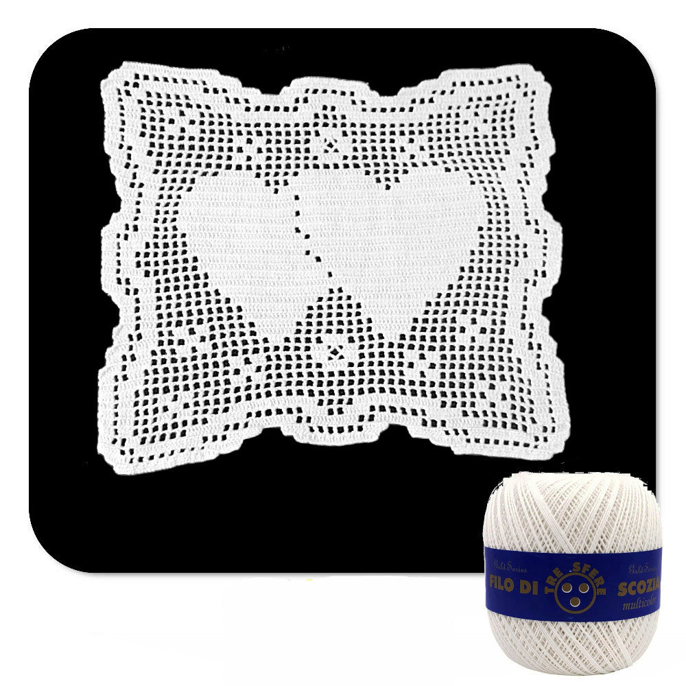 Centrino filet bianco con cuori ad uncinetto in cotone 27x23 cm