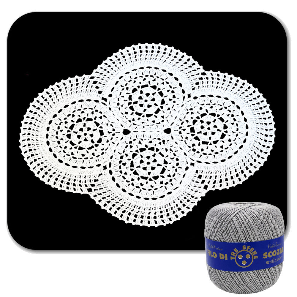 Centrino grigio chiaro ovale ad uncinetto in cotone 48x37 cm