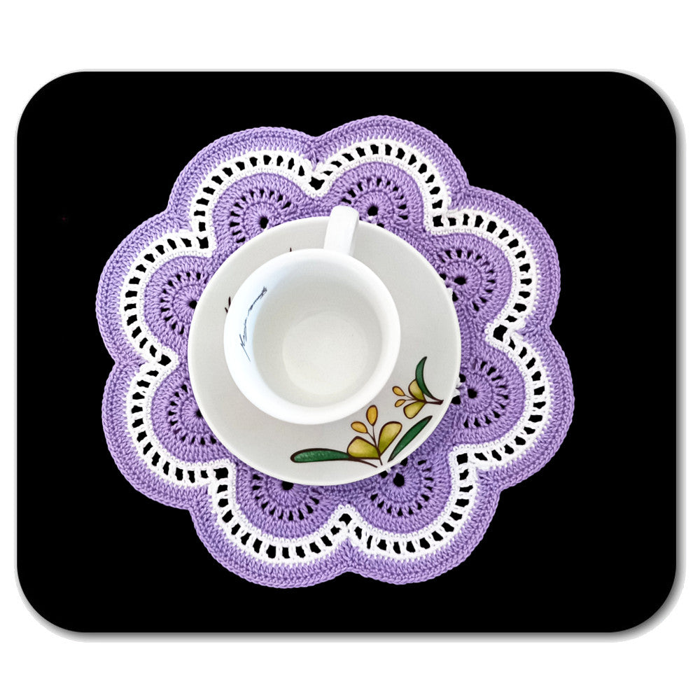 Centrino lilla e bianco rotondo ad uncinetto 22 cm