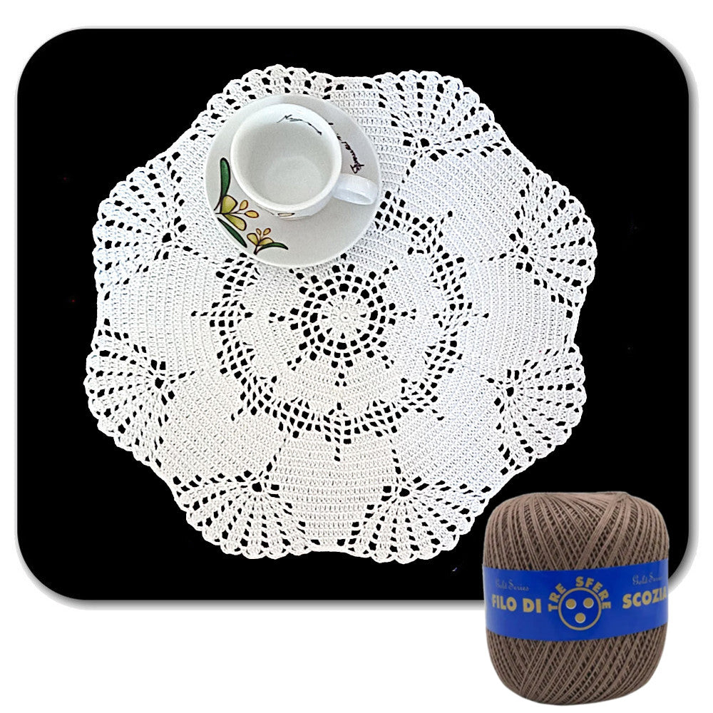 Centrino tortora rotondo con cuori ad uncinetto 34 cm