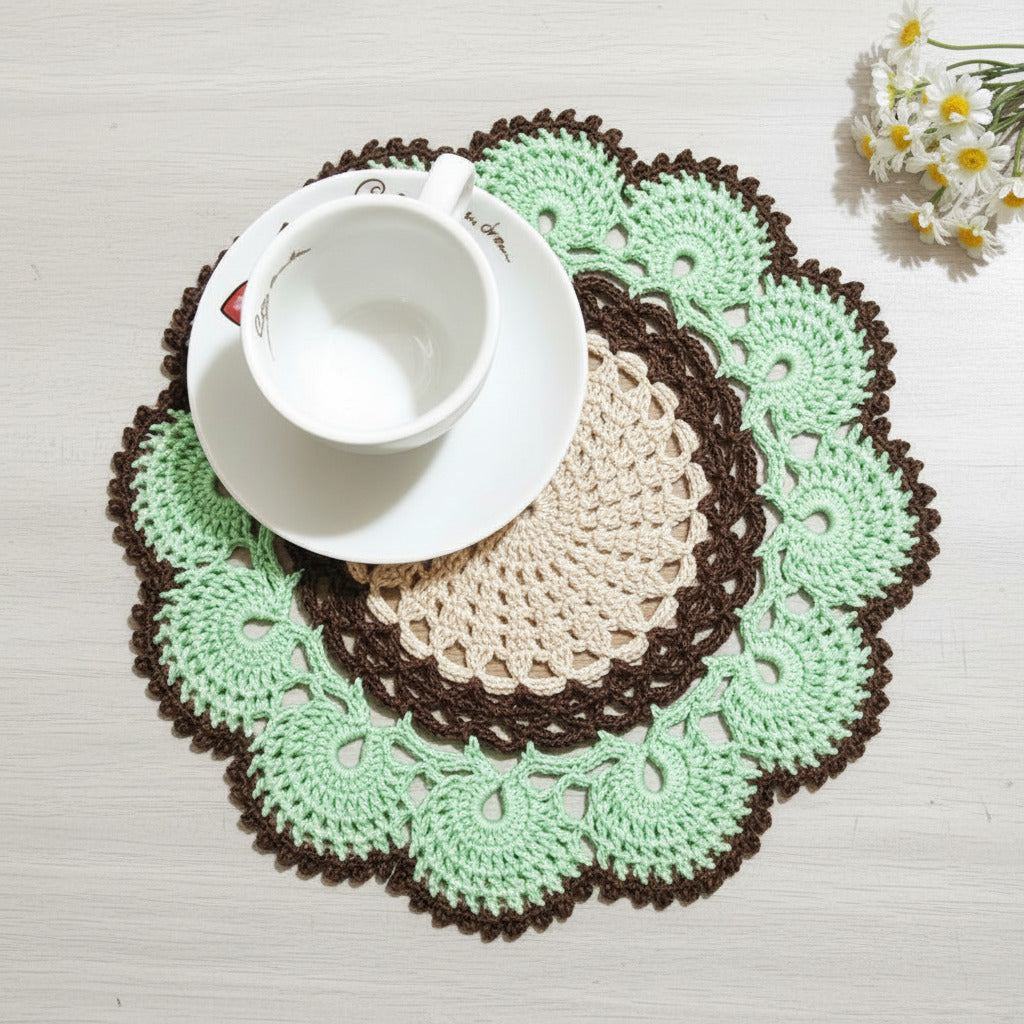 Centrino verde beige e marrone rotondo ad uncinetto 22 cm