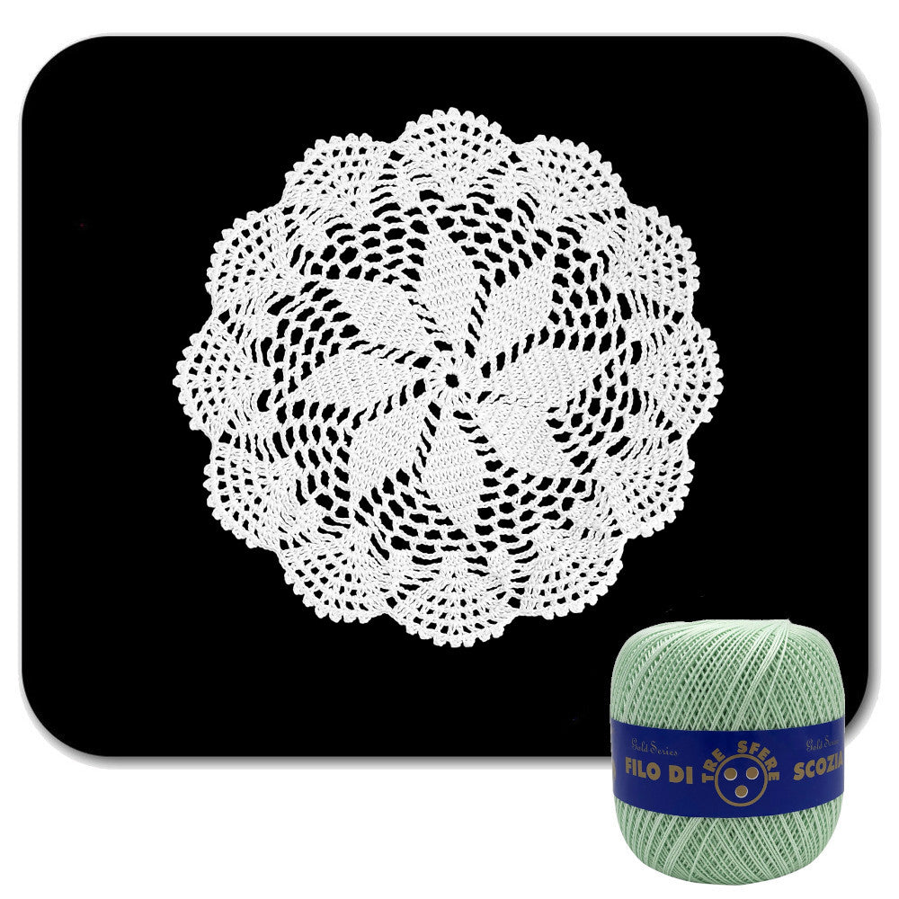 Centrino verde chiaro rotondo ad uncinetto in cotone 22 cm