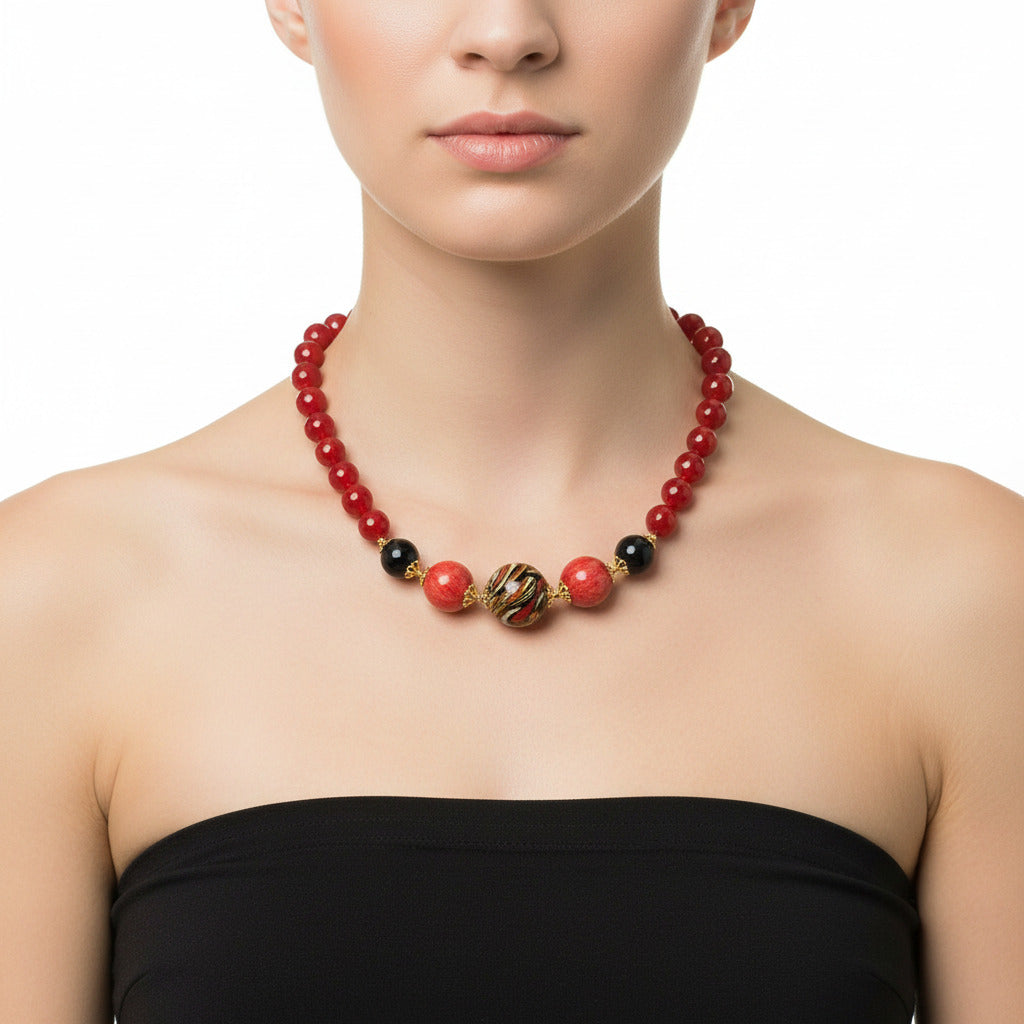 Collana Acicastello in agata bordeaux e perla in ceramica di Caltagirone