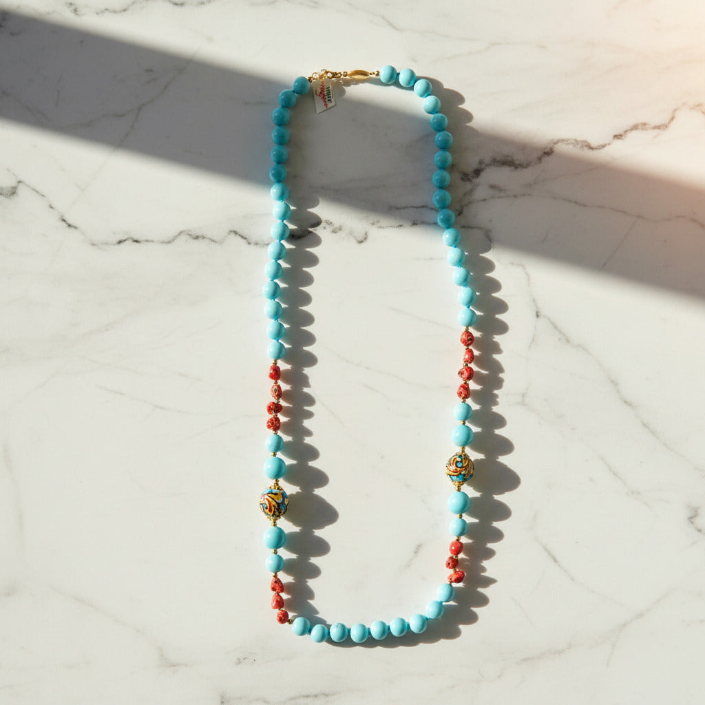 Collana Capomulini in pasta di turchese e perle in ceramica di Caltagirone