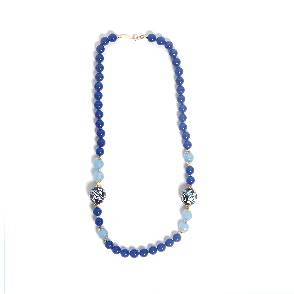 Collana Carini in agata blu, angelite e perle in ceramica di Caltagirone