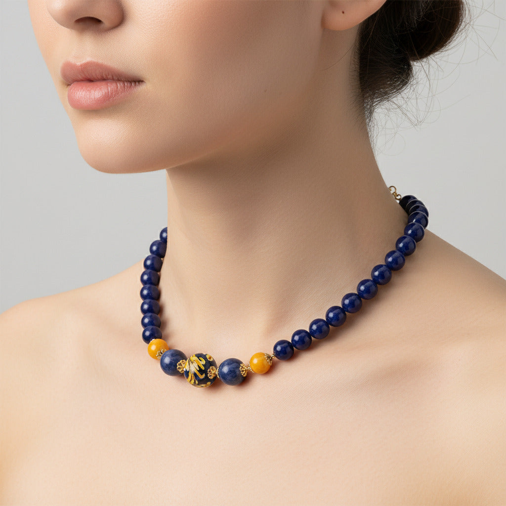Collana Cavagrande in agata blu e perle in ceramica di Caltagirone