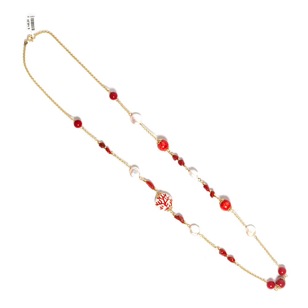 Collana Chanel 17 in agata rossa e perle in ceramica di Caltagirone