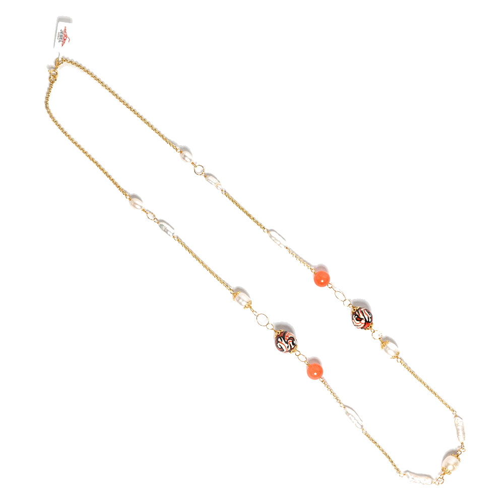 Collana Chanel 18 in agata salmone e perle in ceramica di Caltagirone