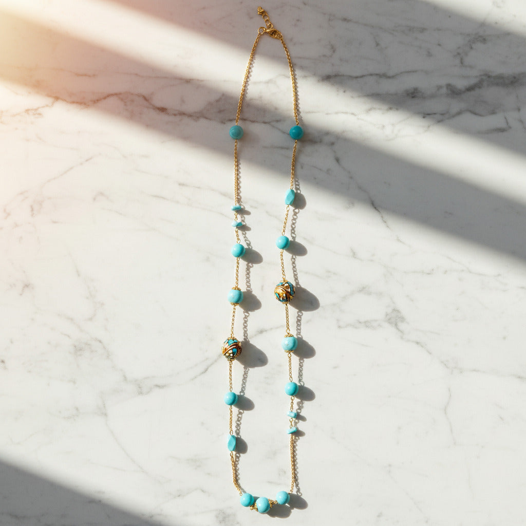 Collana Chanel 3 in pasta di turchese e perle in ceramica di Caltagirone