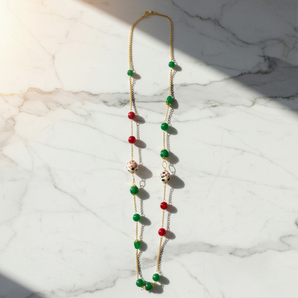 Collana Chanel 5 in agata verde e perle in ceramica di Caltagirone