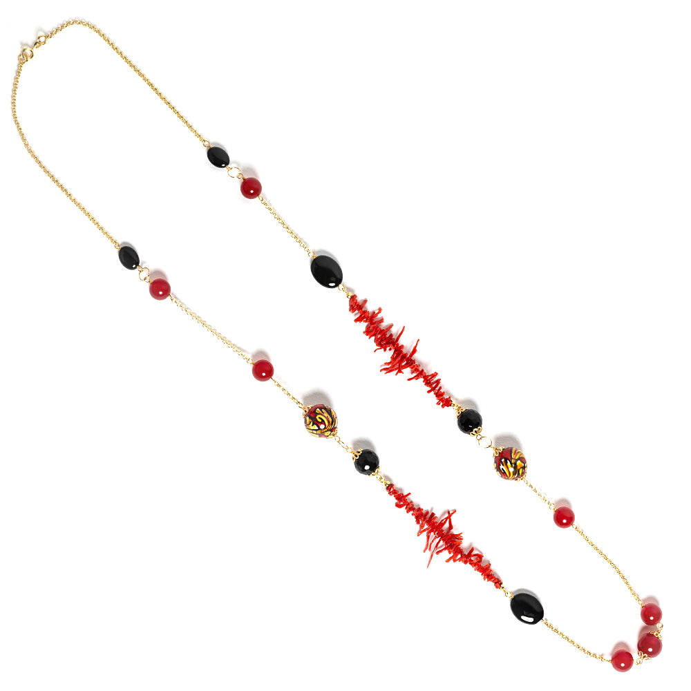 Collana Chanel 7 in agata bordeaux e perle in ceramica di Caltagirone