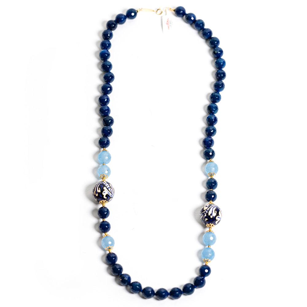 Collana Filicudi in agata blu e perle in ceramica di Caltagirone