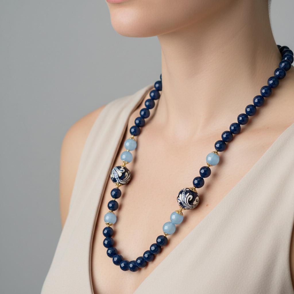 Collana Filicudi in agata blu e perle in ceramica di Caltagirone