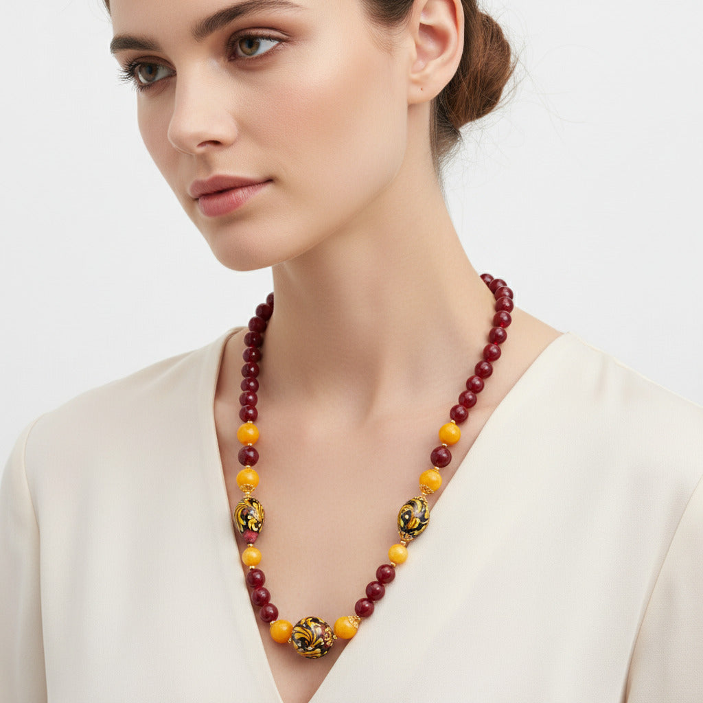 Collana Linosa in agata bordeaux e perle in ceramica di Caltagirone