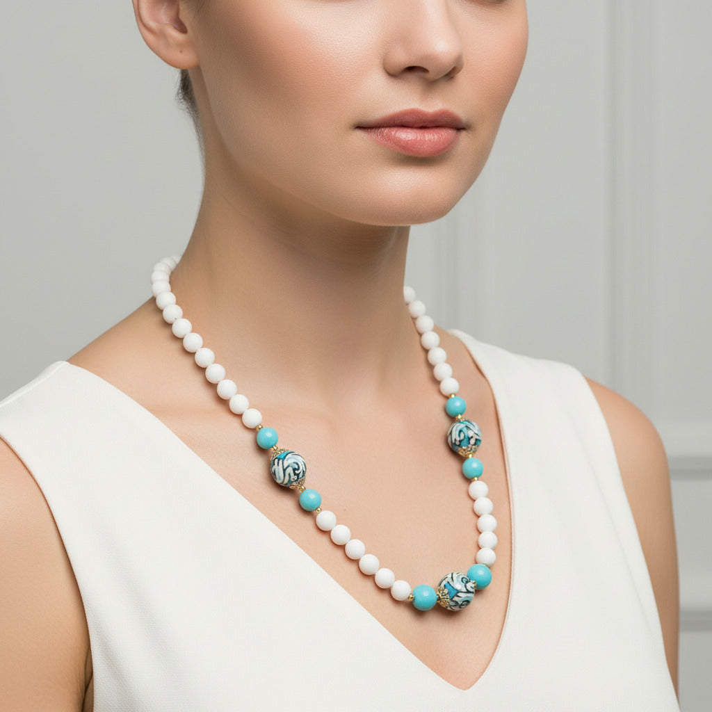 Collana Segesta in agata bianca e perle in ceramica di Caltagirone