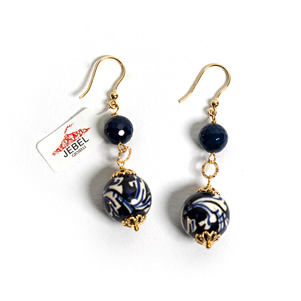 Orecchini Alicudi con pietre dure onice e perle in ceramica di Caltagirone