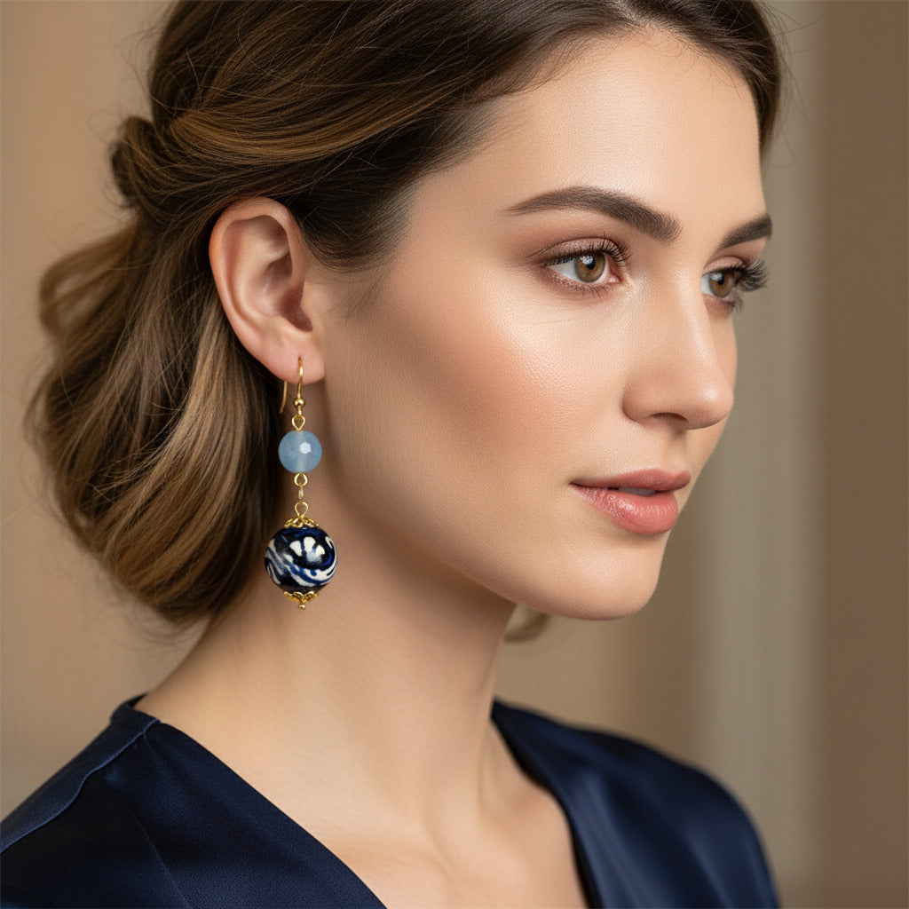 Orecchini Cefalù con angelite chiara e perle in ceramica di Caltagirone