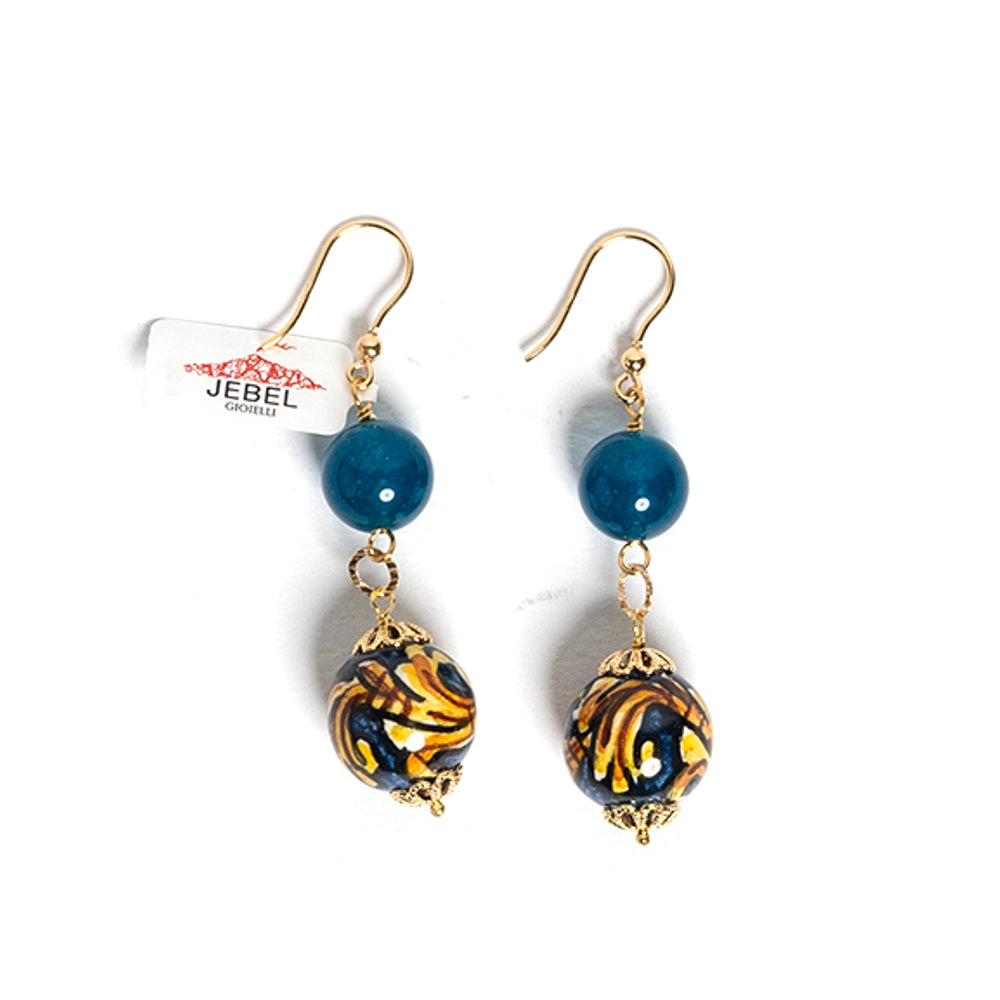 Orecchini Giarre con agata blu e perle in ceramica di Caltagirone