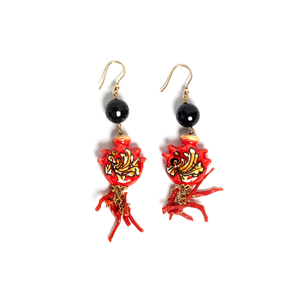 Orecchini Isola delle Femmine in corallo onice e ceramica di Caltagirone