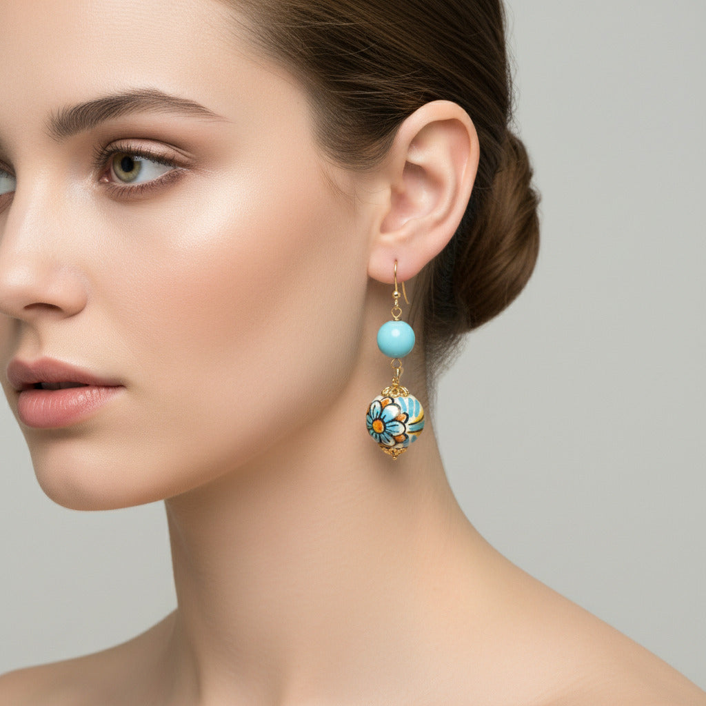 Orecchini Pozzallo in pasta di turchese e perle in ceramica di Caltagirone