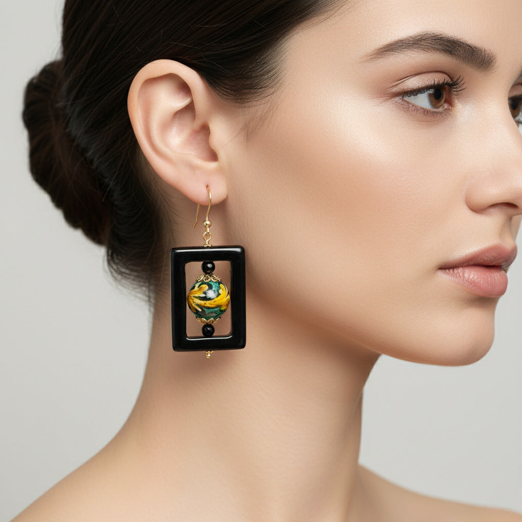 Orecchini Sciacca Quadro in agata verde e perle in ceramica di Caltagirone